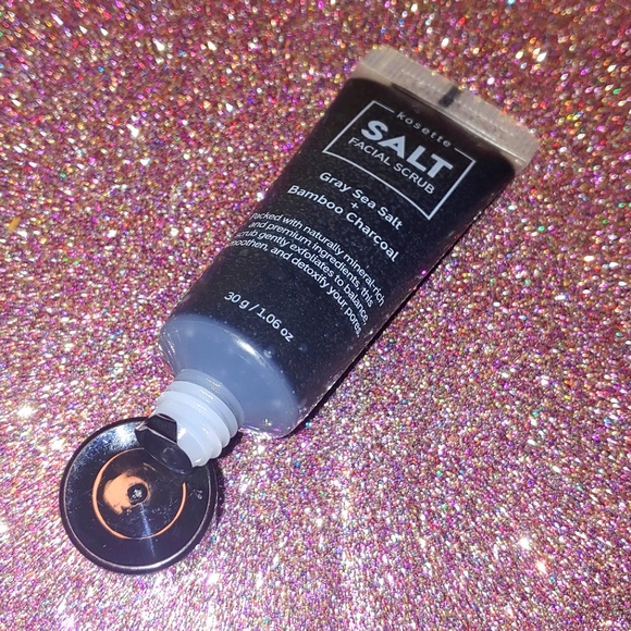 KOSETTE SALT FACIAL SCRUB Gray Sea Salt + Bamboo Charcoal - Picture 1 of 4